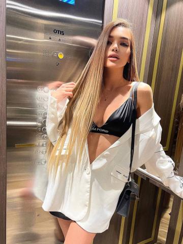 Моника фото 3